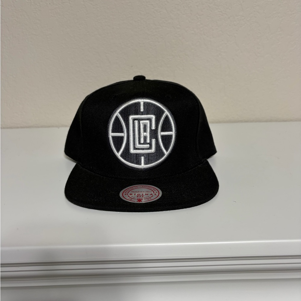Mitchell & Ness Black Hat Clippers Hat